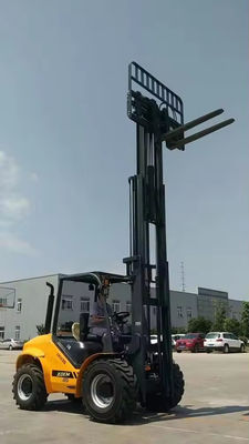 3.5 Tons Rough Terrain Forklift với động cơ Nhật Bản