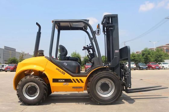 3.5 Tons Rough Terrain Forklift với động cơ Nhật Bản