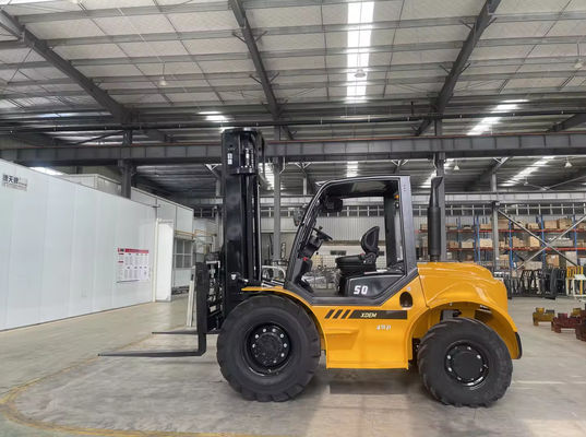 Chiếc xe nâng 5 tấn với động cơ Nhật Bản