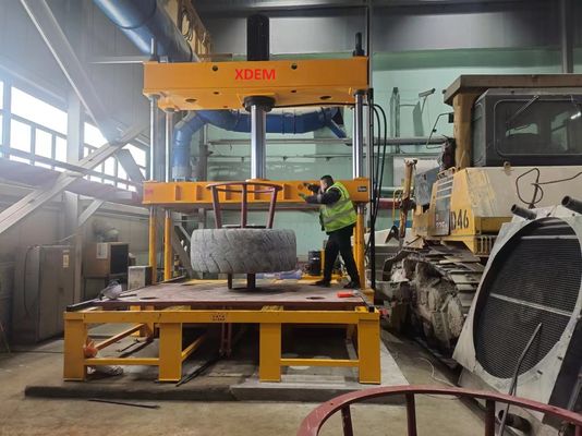 XDEM 260T Máy ép lốp xe thủy lực cho khai thác mỏ Lốp xe OTR Xe tải khai thác mỏ Lốp xe 23.5R25 29.5R25 35/65R35 45/68R45