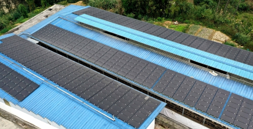 Khung kẽm Hệ thống năng lượng mặt trời hoàn chỉnh 300W-20KW Hiệu quả cao 15%-22% Thiết bị quang điện ngoài lưới cho nhà & trang trại cung cấp năng lượng