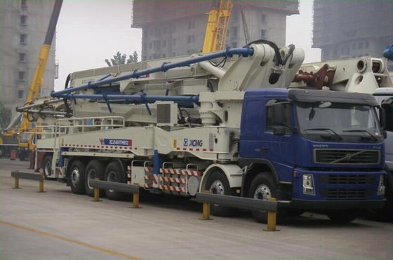 1800r / phút Xe bơm bê tông 52m Máy xây dựng đường bộ