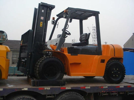 Máy móc hậu cần CPCD60 6T với động cơ diesel hoạt động